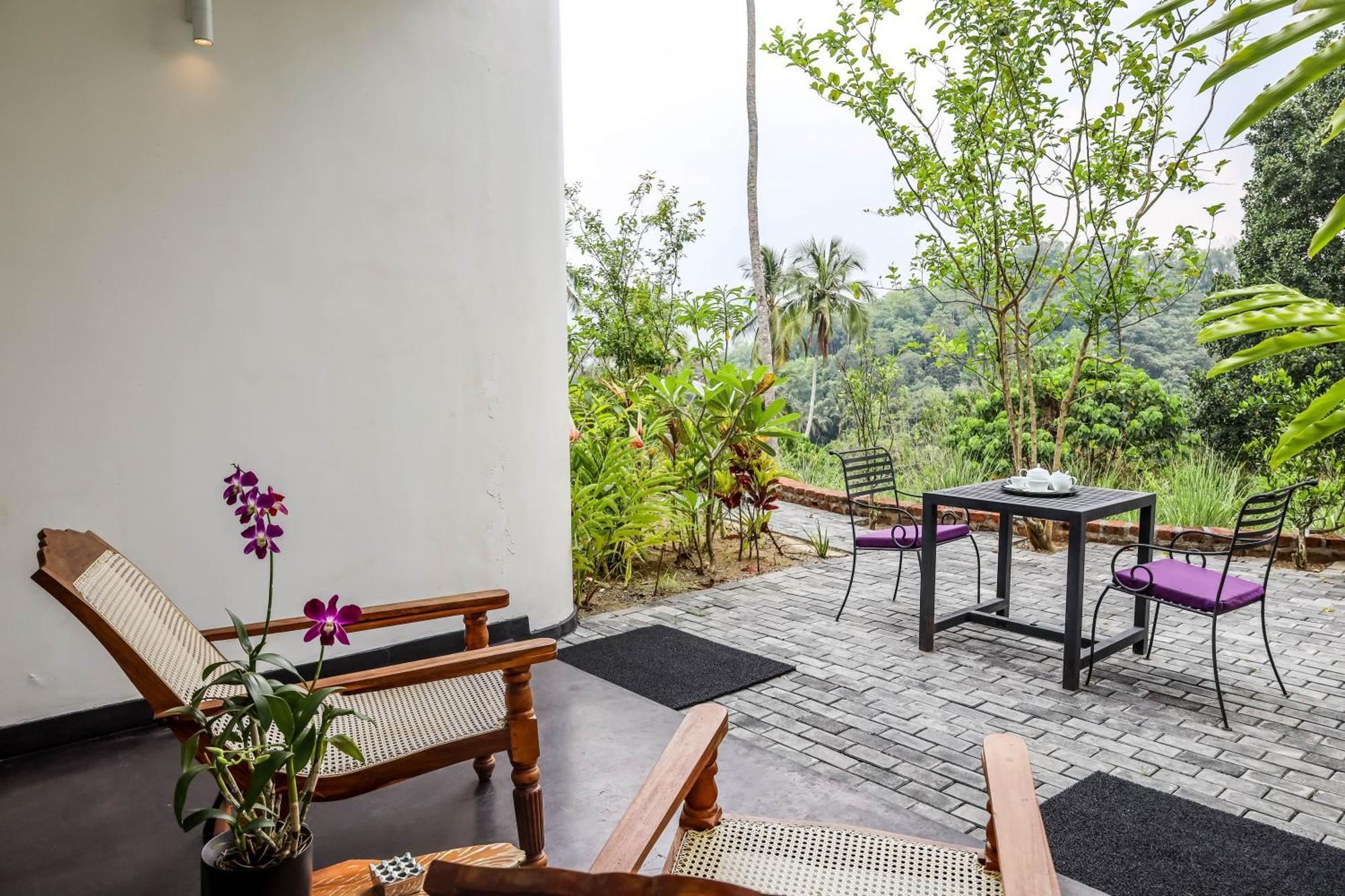 The Flame Tree Estate & Hotel Kandy Phòng bức ảnh